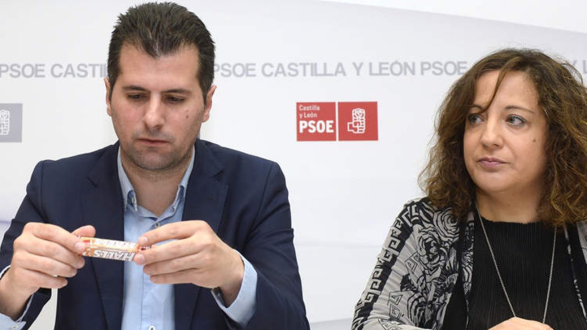 Tudanca e Iratxe García, durante la rueda de prensa de ayer. NACHO GALLEGO