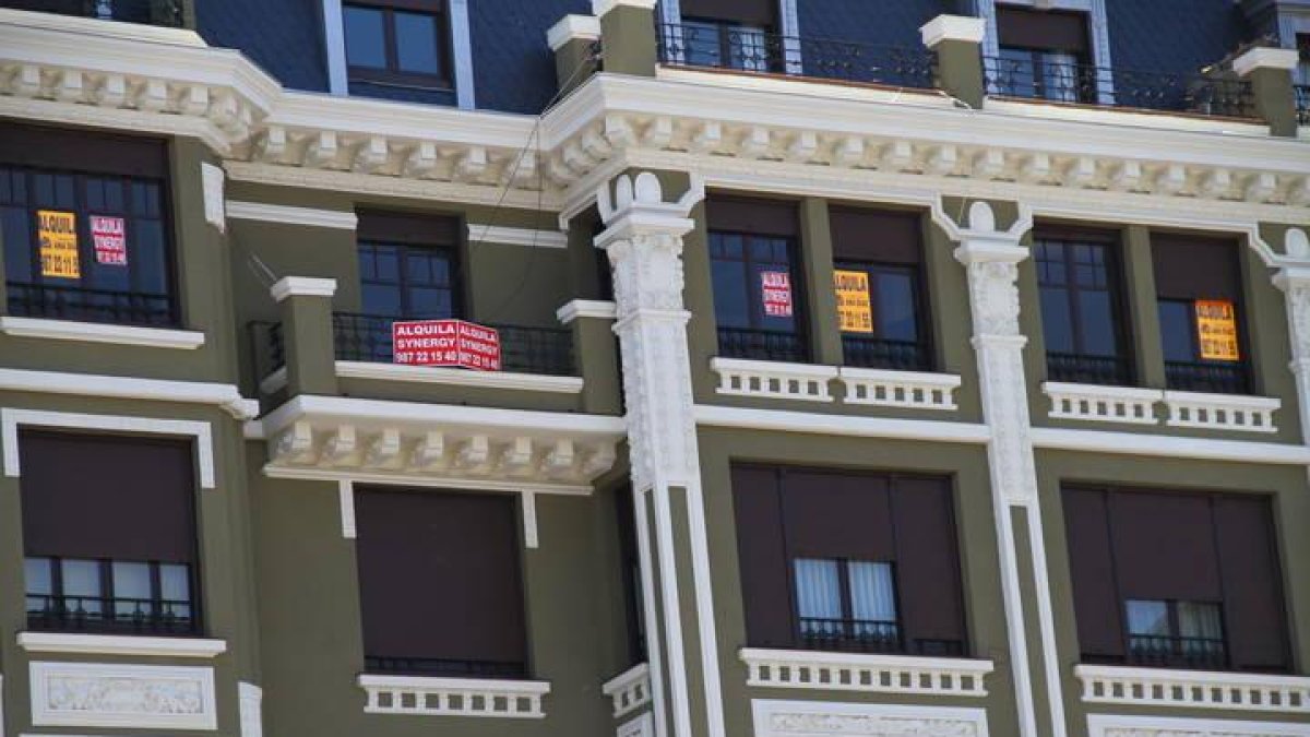 Imagen de la Casa Roldán con varios pisos en alquiler