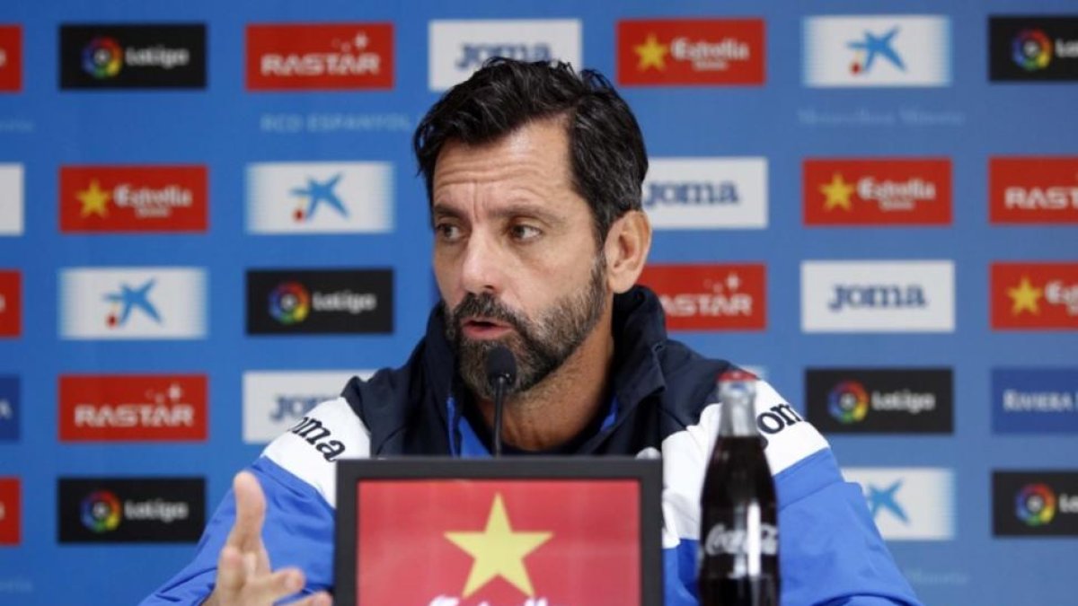 Quique Sánchez Flores, en una rueda de prensa del Espanyol.