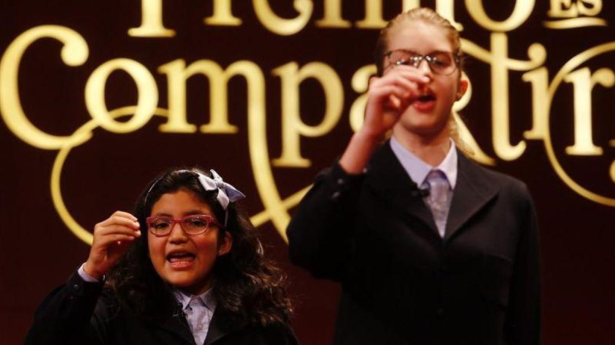 Las niñas de la suerte que han cantado el premio gordo de la lotería de Navidad del 2016.