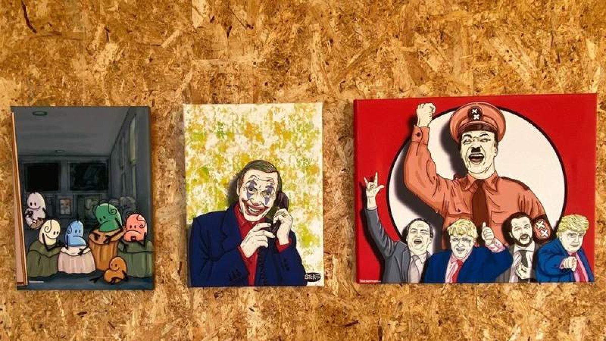 Algunas de las obras que pueden verse en la exposición de Stickerman. DL