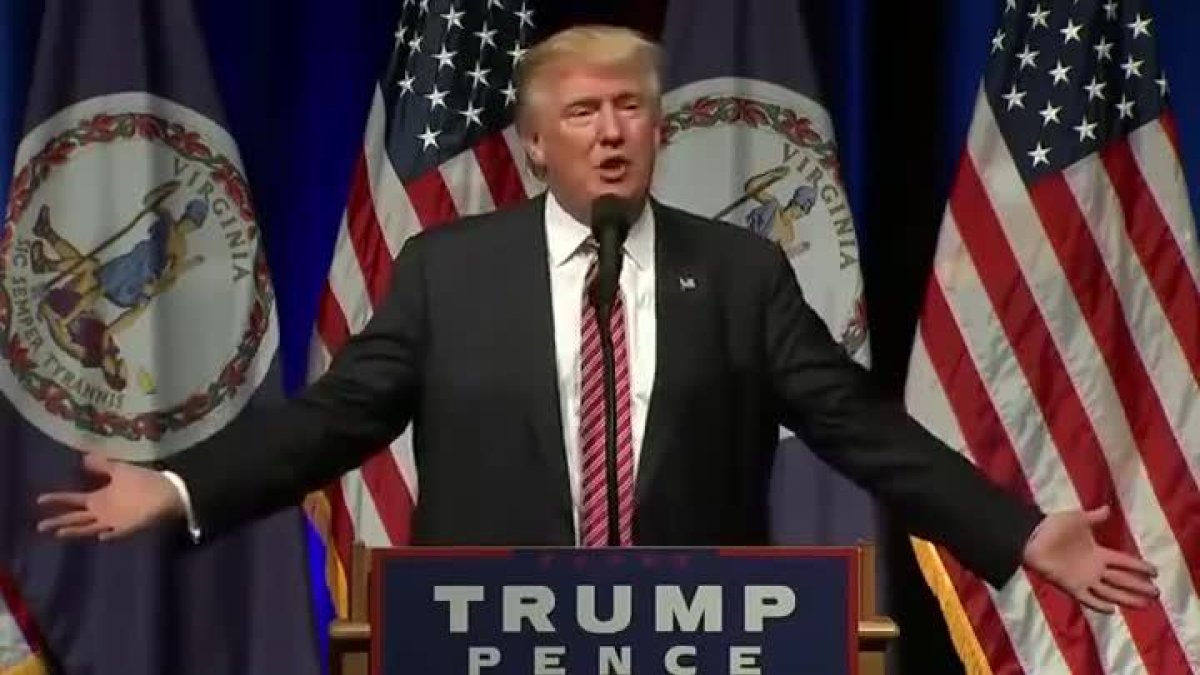Trump echa de un acto electoral a un bebé que lloraba.