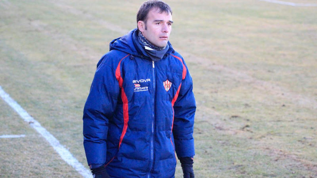 Fernando Rodríguez ‘Ministro’, entrenador del conjunto rojiblanco. SECUNDINO PÉREZ