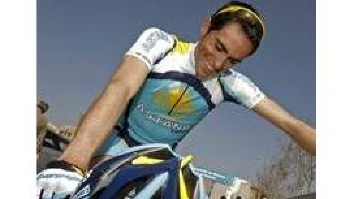 Arriba el perfil de la etapa leonesa. Debajo, Contador, el gran favorito