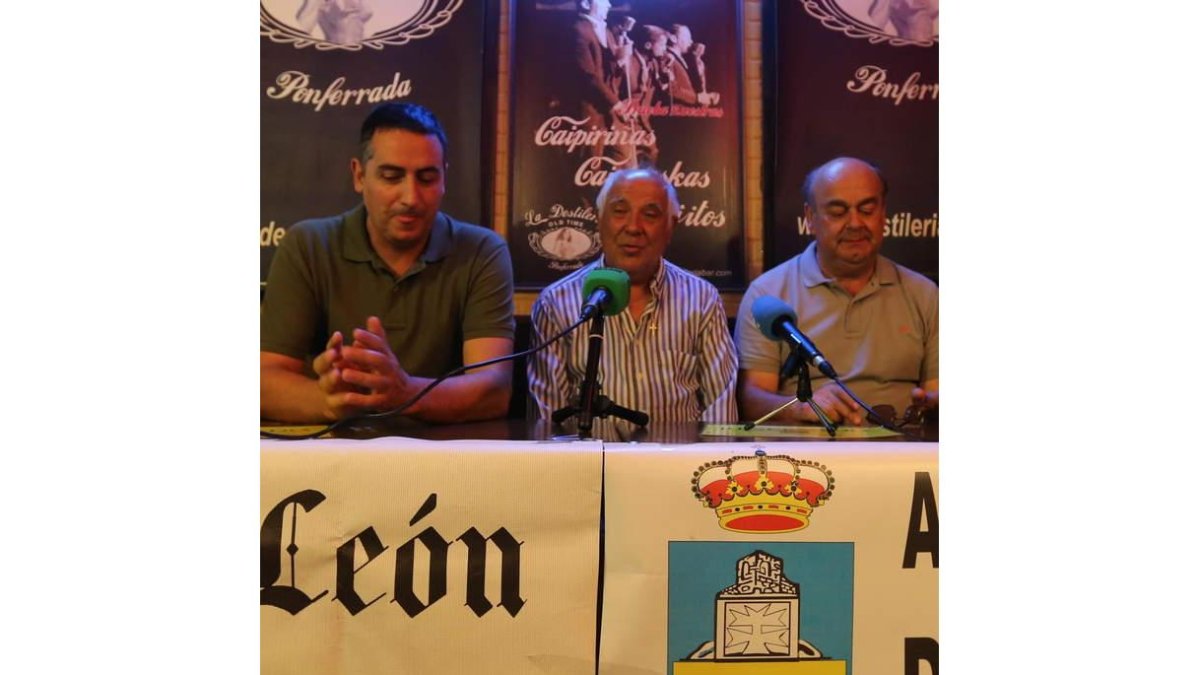 Juan Carlos Franco, Macías y Reguera, en la presentación.