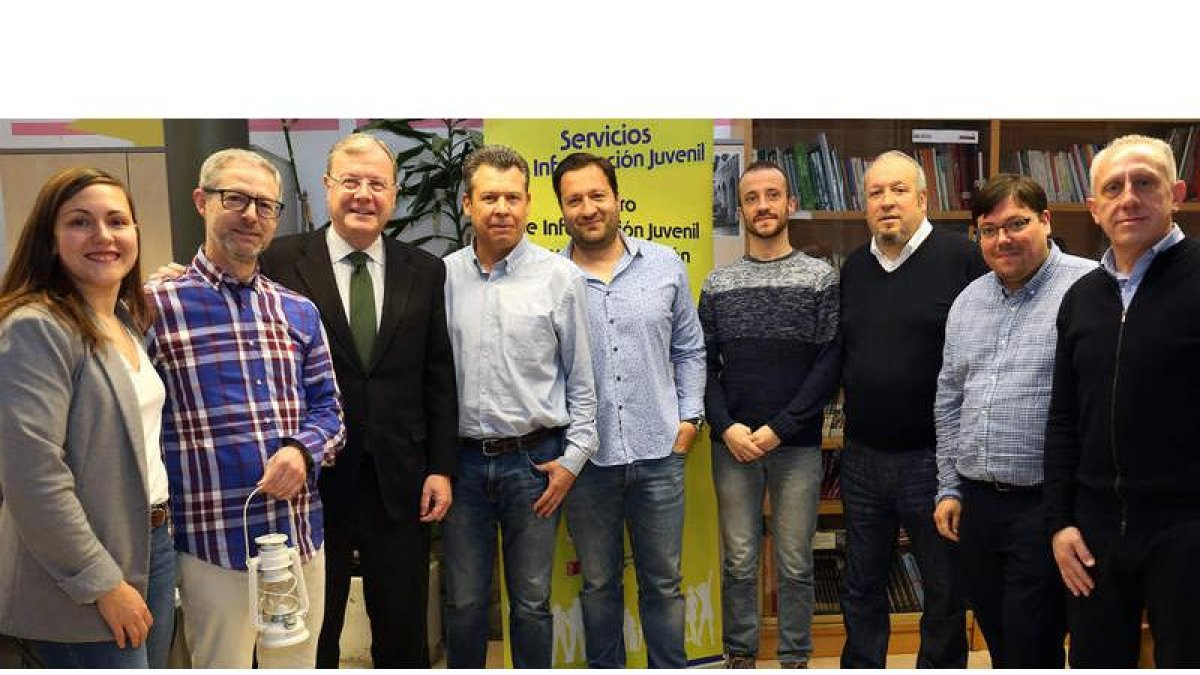 Silván y Mejías, junto a los técnicos. CÉSAR