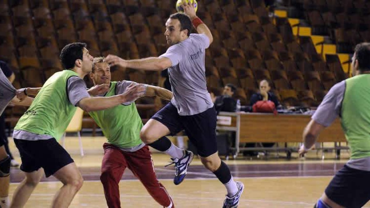 Álvaro Ferrer durante uno de los últimos entrenamientos del equipo leonés.