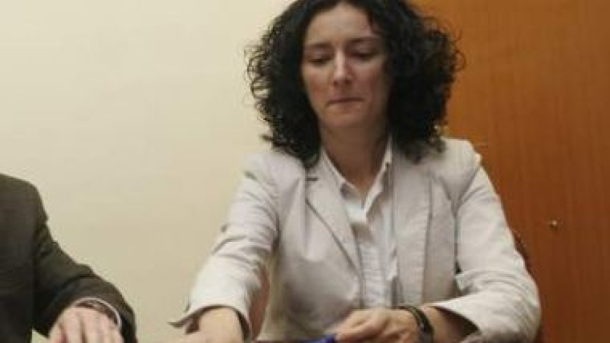 La alcaldesa de Cabañas Raras, la socialista Belén Fernández