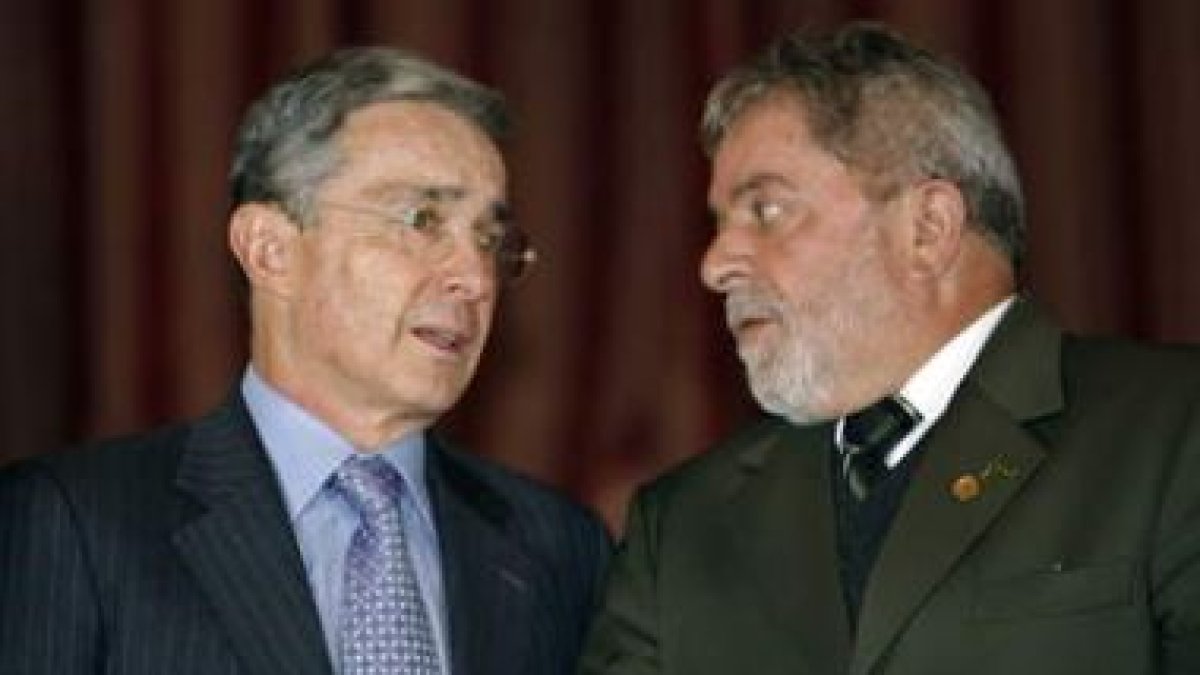 Uribe y Lula, dos de los protagonistas de la cumbre.
