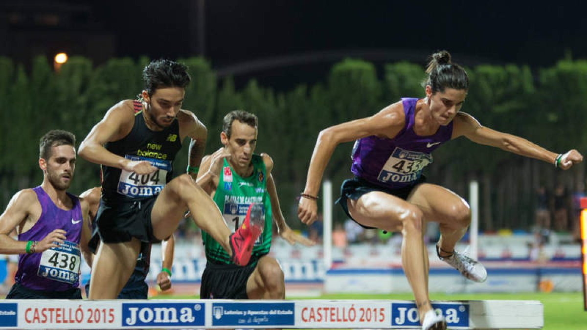 Aláiz supera un obstáculo con Martos en cuarta posición. Los dos lions subieron al podio.