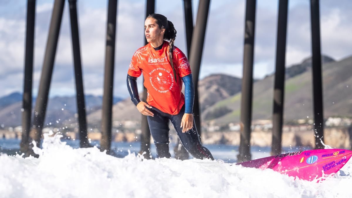 María Martín-Granizo durante la competición en la playa californiana de Pismo Beach. PABLO FRANCO