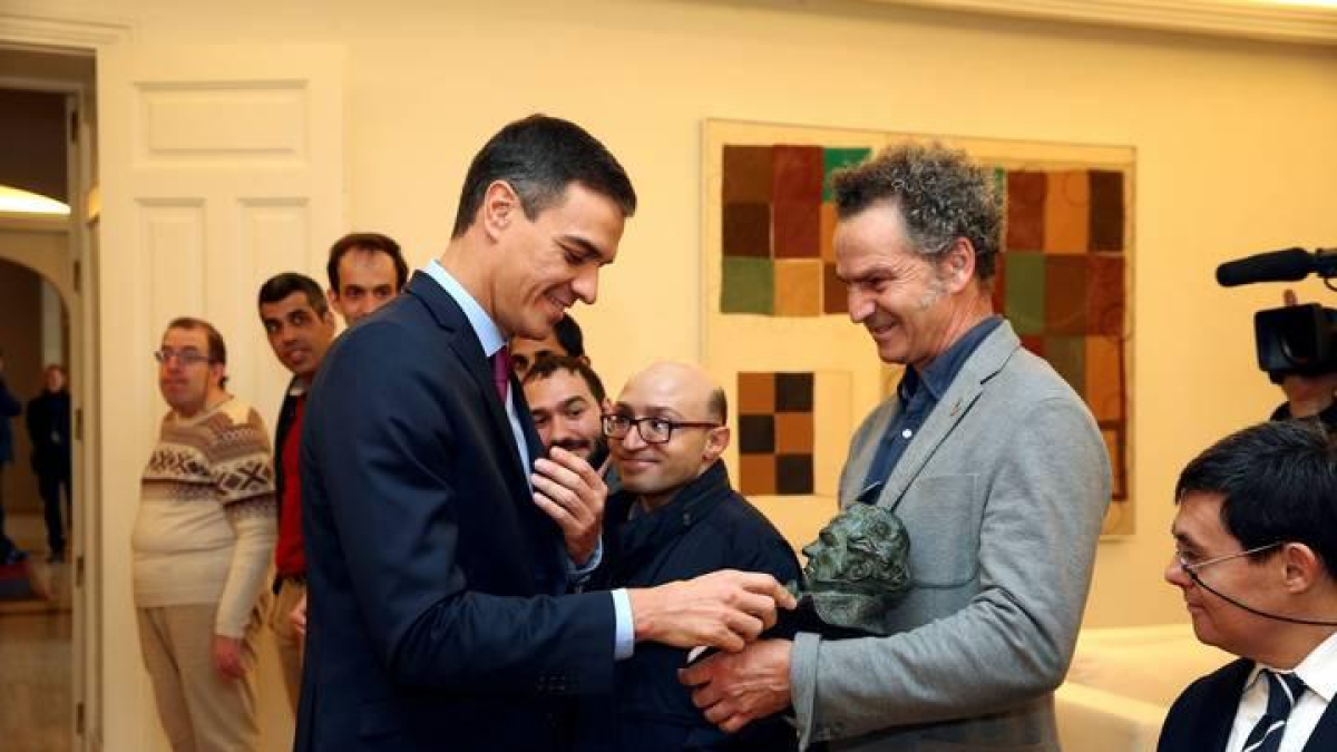 Sánchez con Jesús Vidal y el resto del equipo de Campeones