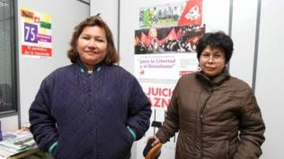 Las dos latinoamericanas expusieron en León el sufrimiento de sus pueblos en Chile y Bolivia