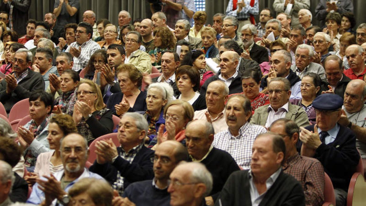 Imagen de archivo de una de las últimas asambleas de afectados por las preferentes.
