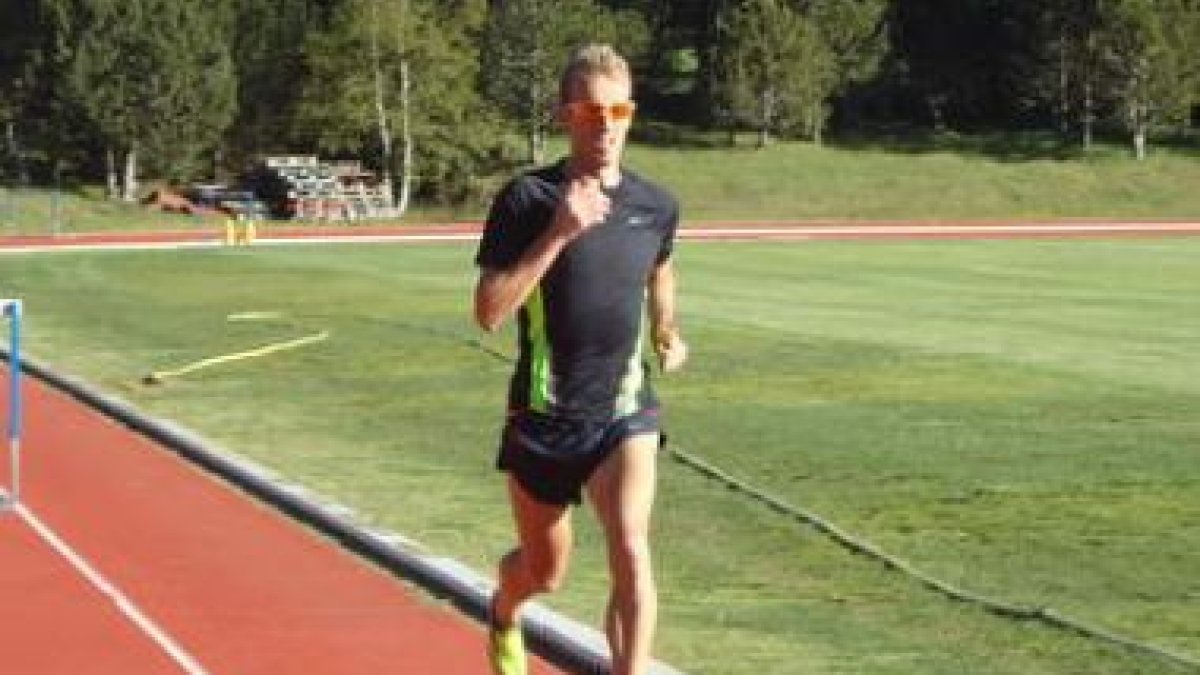 El gordonés, en las pistas de atletismo de Font Romeu.