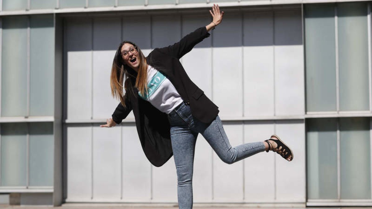Sara Santos, una joven emprendedora que montó una agencia de márketing digital en León. JESÚS F. SALVADORES