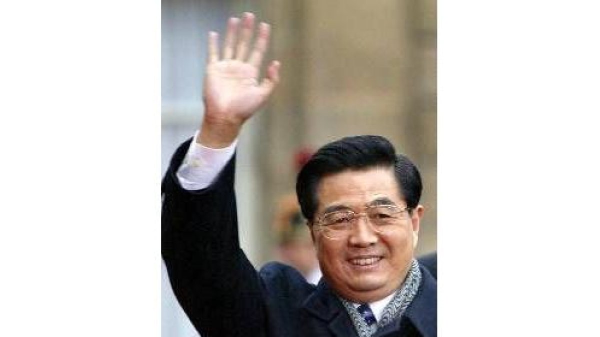 Imagen de archivo de Hu Jintao, nuevo jefe del Ejército chino