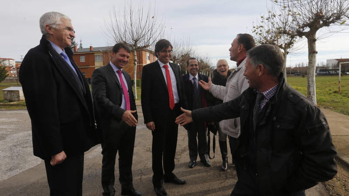 Emilio Orejas realiza su primera visita navideña como presidente a los usuarios de Cosamai.
