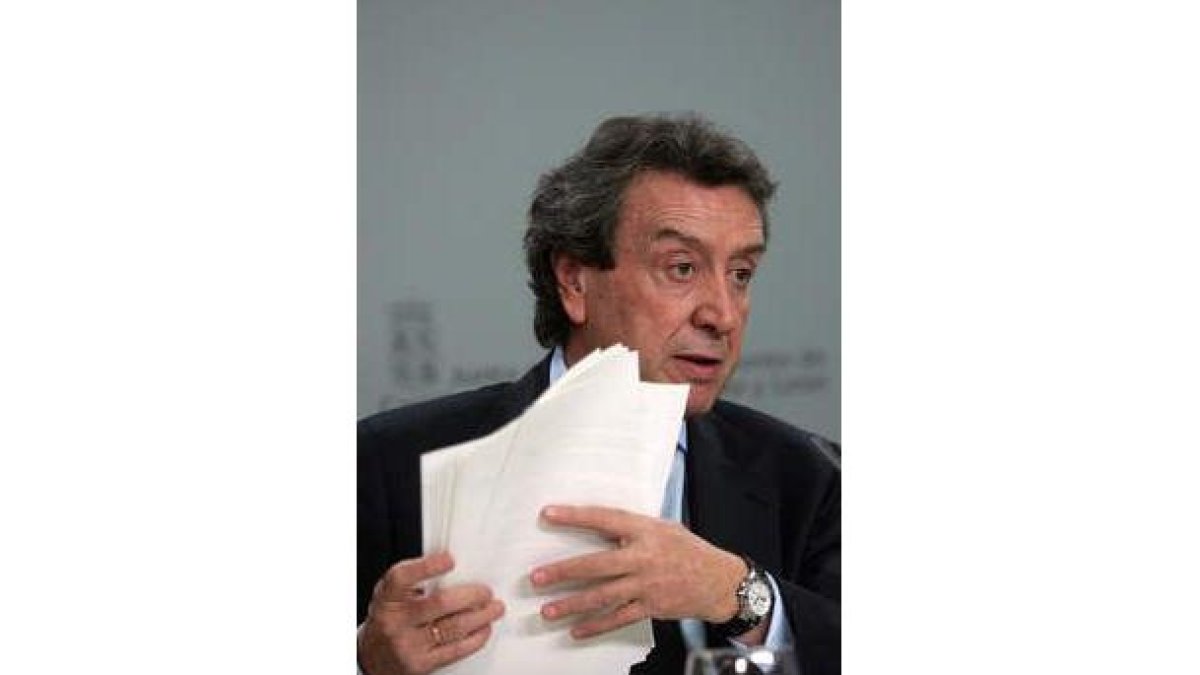 De Santiago Juárez, en un momento de la rueda de prensa.