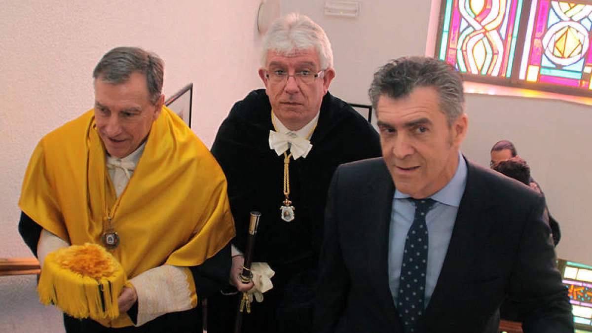 Mateos, Hermida y Cepedano.