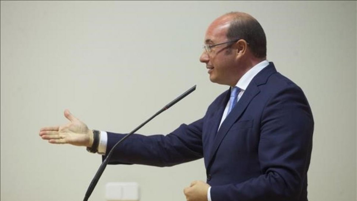 Pedro Antonio Sánchez, durante una rueda de prensa en Cartagena, el pasado 30 de marzo.