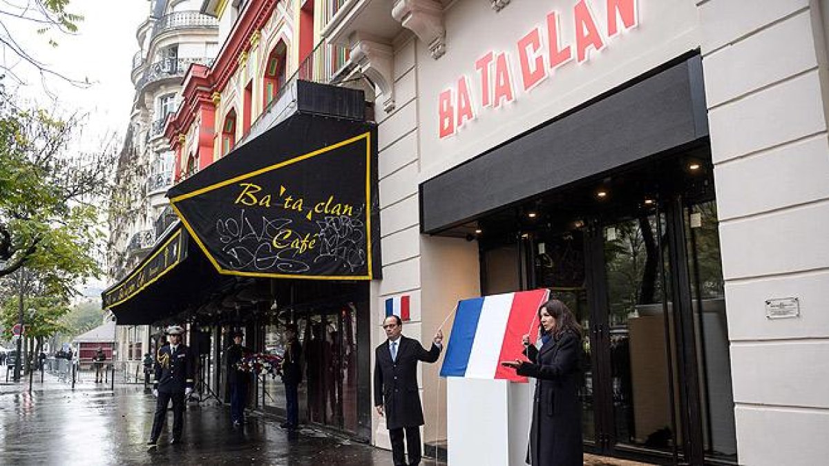 Francia rinde homenaje a las vícimas de los atentados del 13-N.