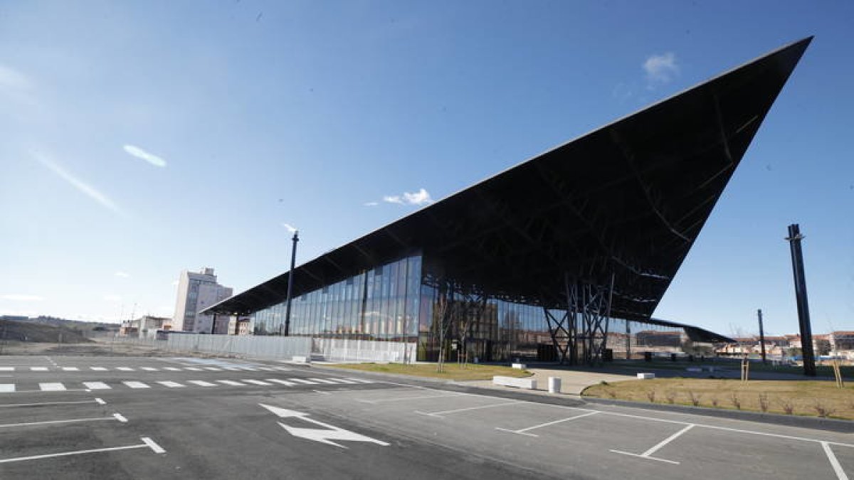 Exterior del Palacio de Congresos. RAMIRO
