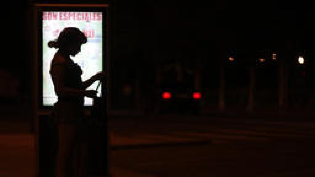 Jenny, travesti costarricense de edad inconfesable, lleva tres años ejerciendo
