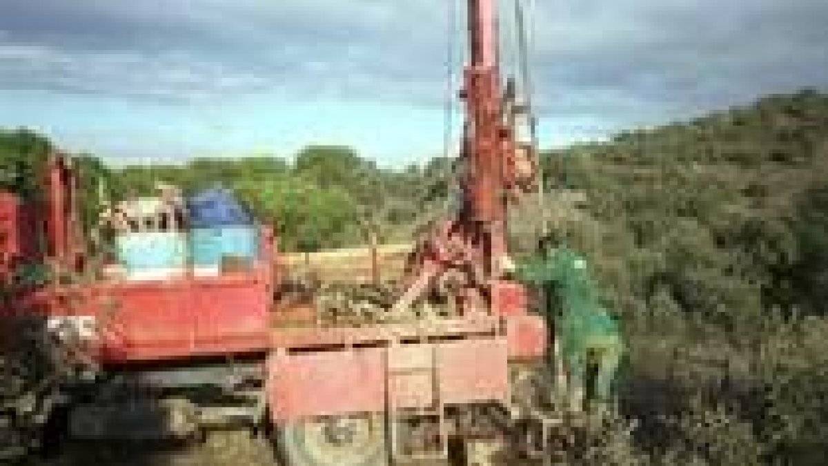 Los sondeos para construir la balsa de agua en la zona de La Salgada comenzaron hace seis años