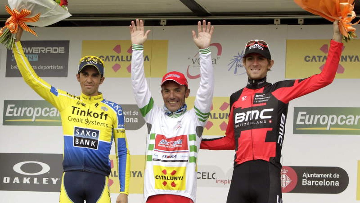 Purito junto a Contador y Van Garderen en el podio de la Volta.