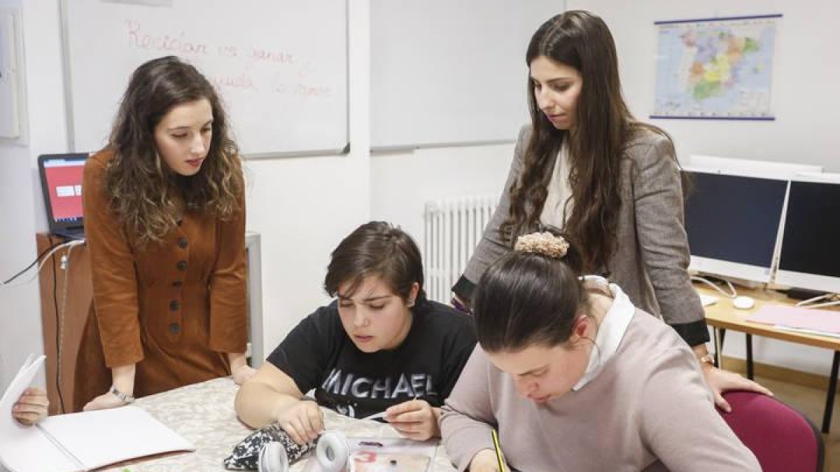 La Asociación Solidarios por León se dedica a la asistencia al colectivo de afectados por inteligencia límite o discapacidad intelectual ligera