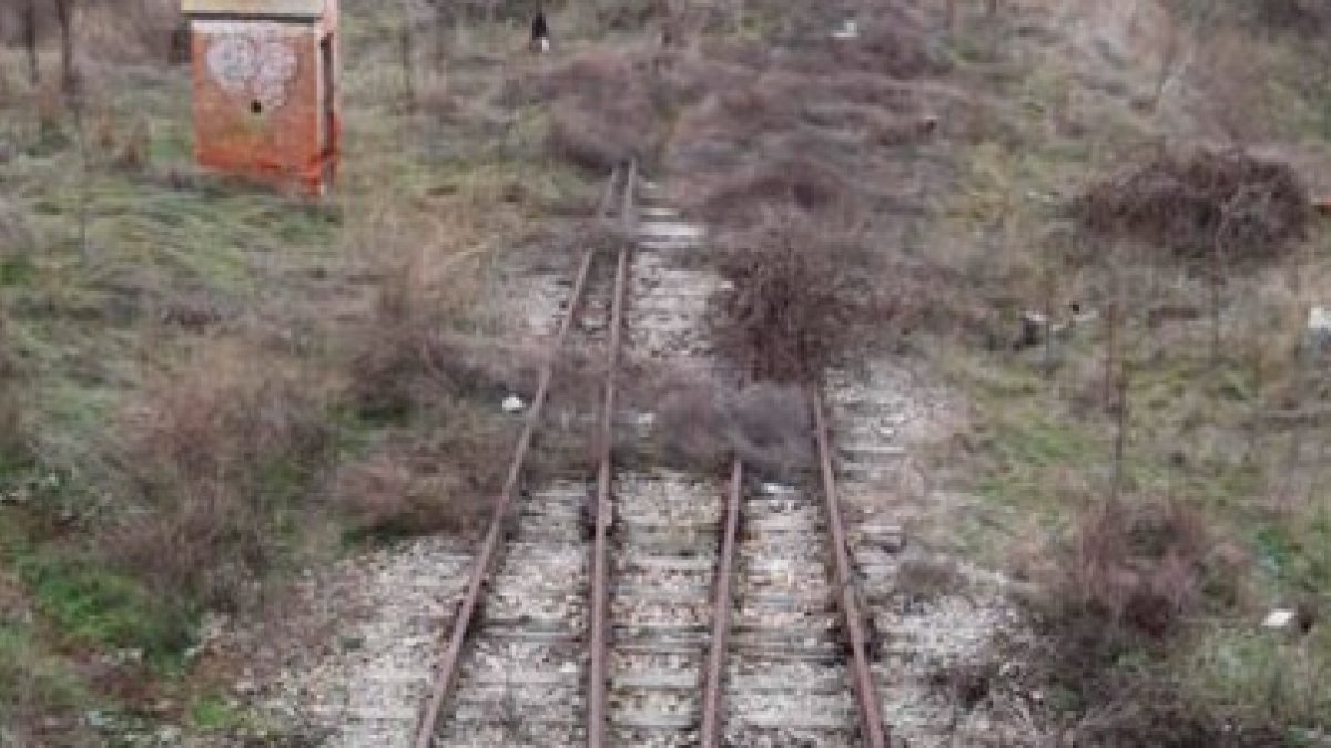 Tramo abandonado del tren Vía de la Plata. DL