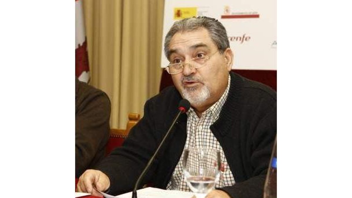 El poeta leonés José Antonio Llamas.