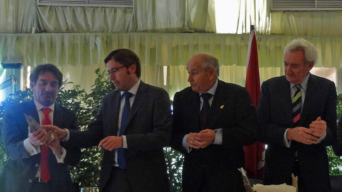 Miguel Ángel Rodríguez Villacorta, Emilio Orejas, Pepe Colinas y Luis del Olmo, ayer en Sevilla