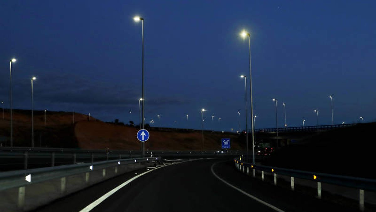 DL18P9F3-21-35-12-4.jpg