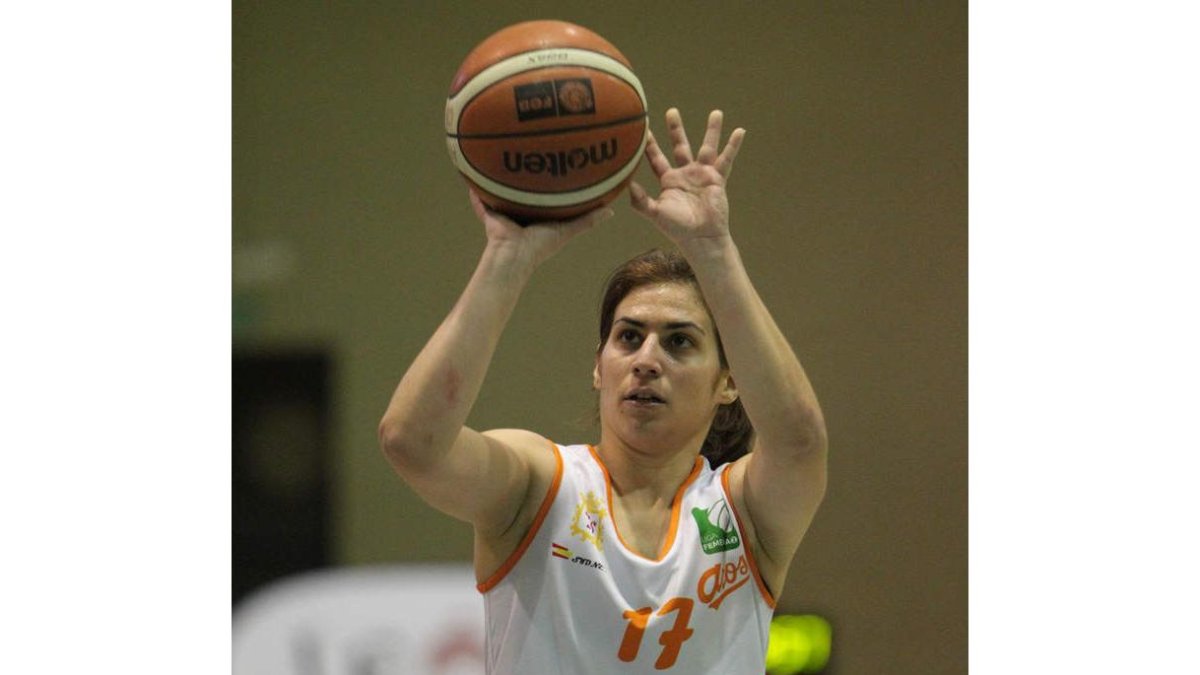 Victoria Viñe es uno de los refuerzos del equipo. SECUNDINO PÉREZ