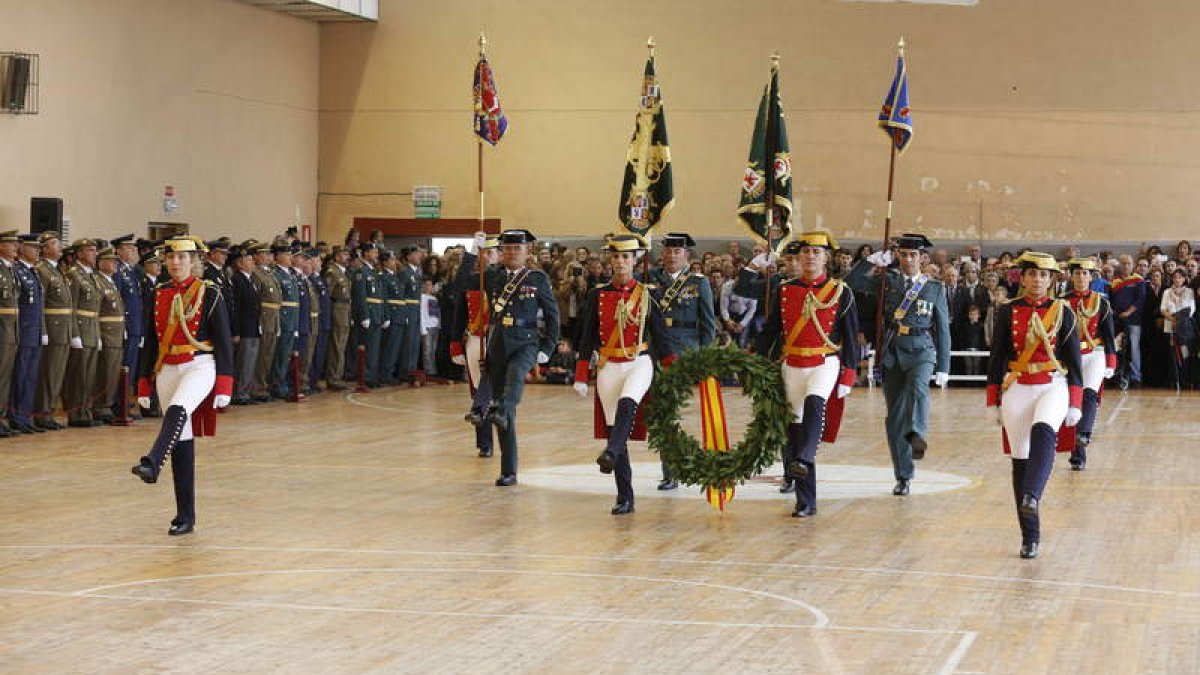 Emotivo homenaje a los caídos en el día de la Guardia Civil en León