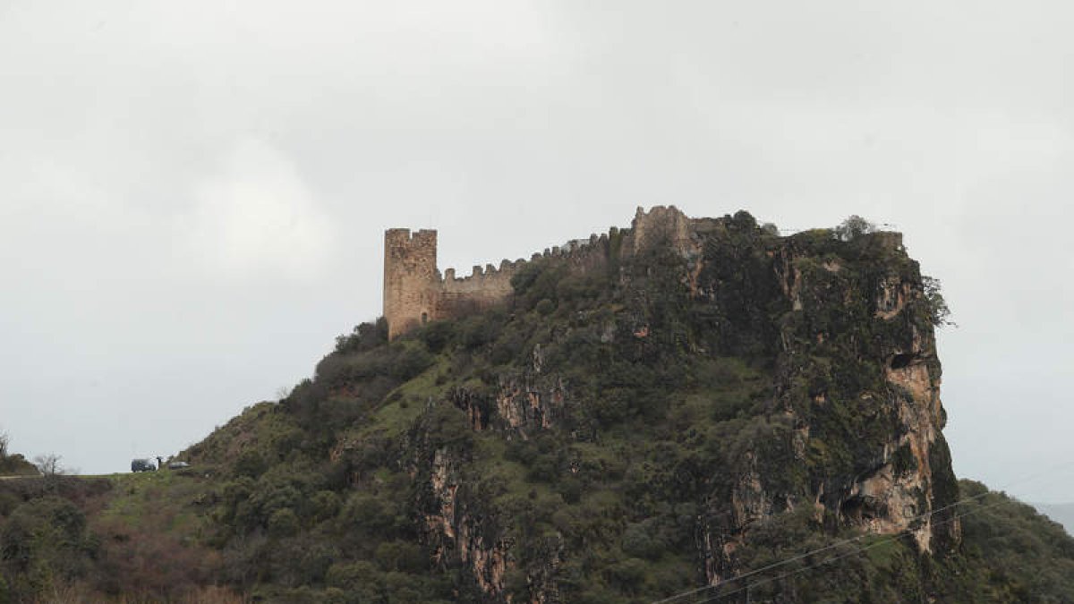 Imagen de archivo del Castillo de Cornatel. L. DE LA MATA