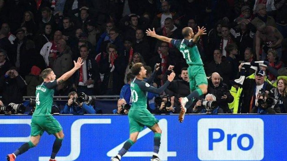 Lucas Moura celebra su tercer gol, que lleva al Tottenham a la final de la Champions.