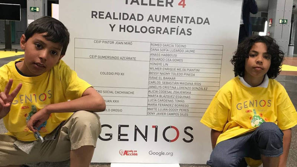 Eduardo Cea Gomes y Anaas Habbousi, alumnos del colegio público Gumersindo Azcárate, participaron en la GEN10S Party con su ‘Viaje a México’. DL