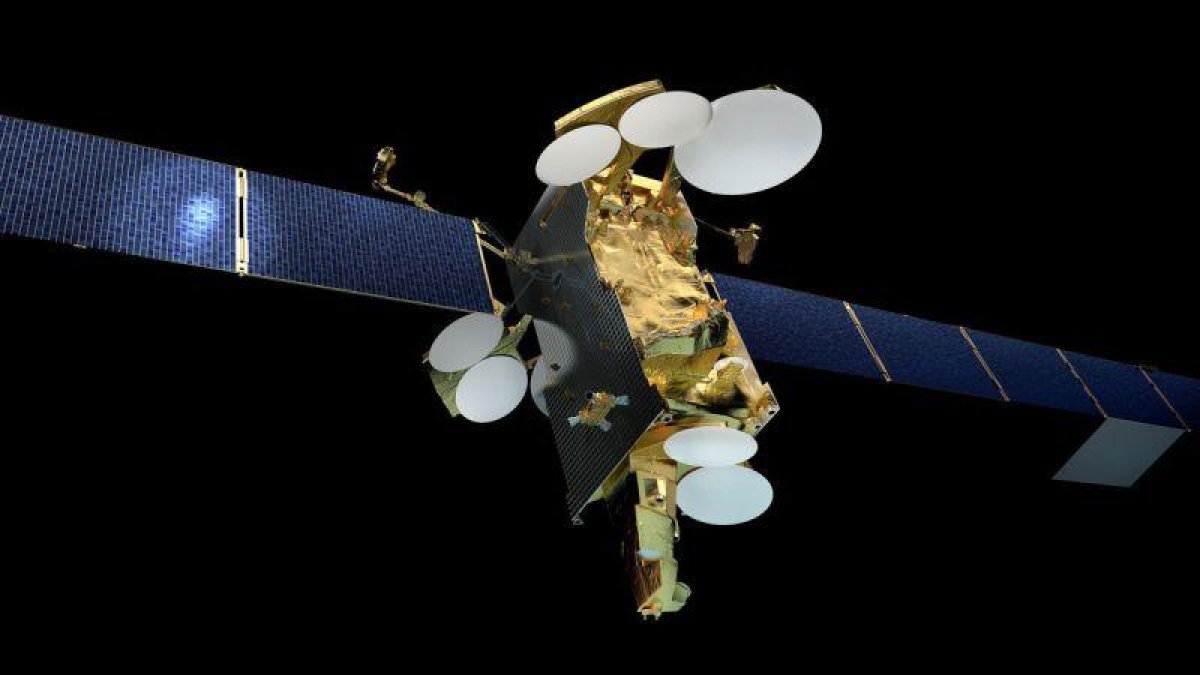 Imagen del nuevo satélite de comunicaciones SES-14, con las placas solares que le permiten energía eléctrica para su funcionamiento.