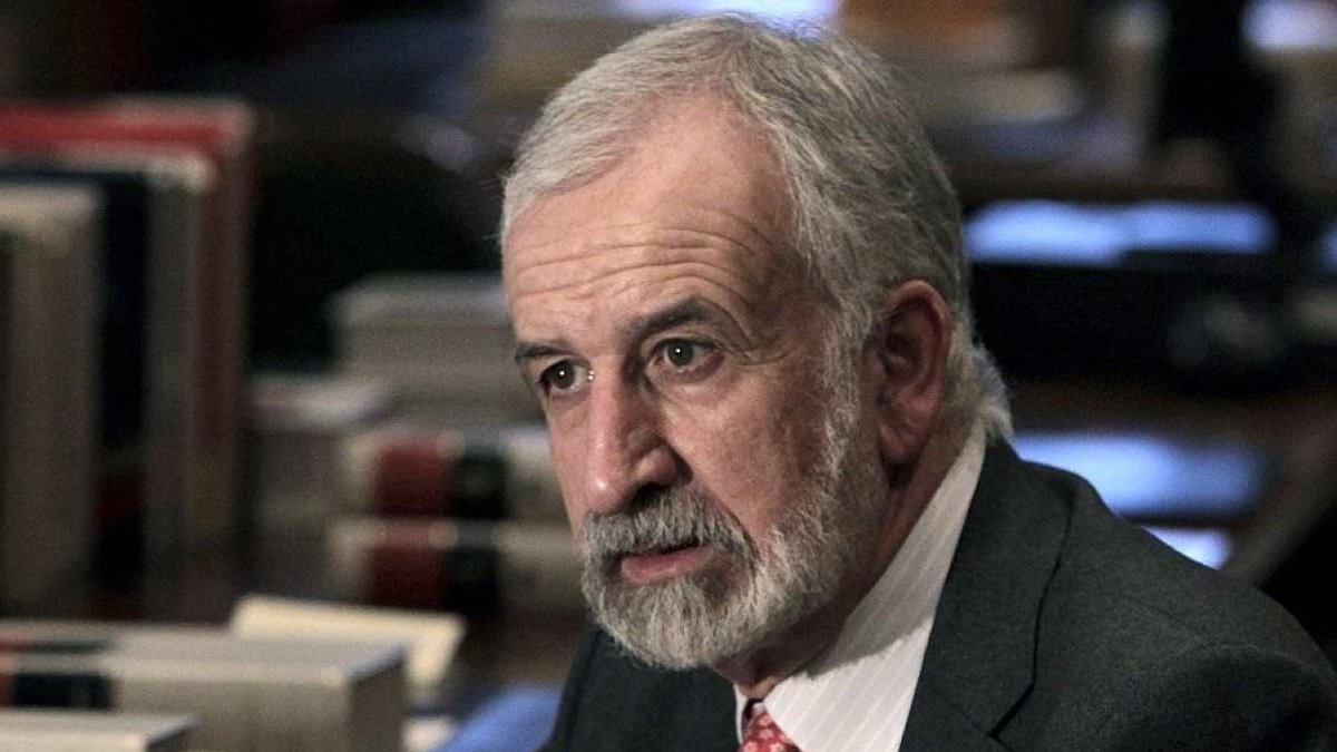 El catedrático y académico de la RAE Salvador Gutiérrez. EMILIO NARANJO