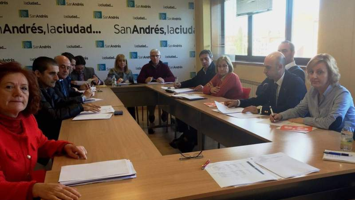 El borrador del presupuesto se presentó ayer a los grupos.