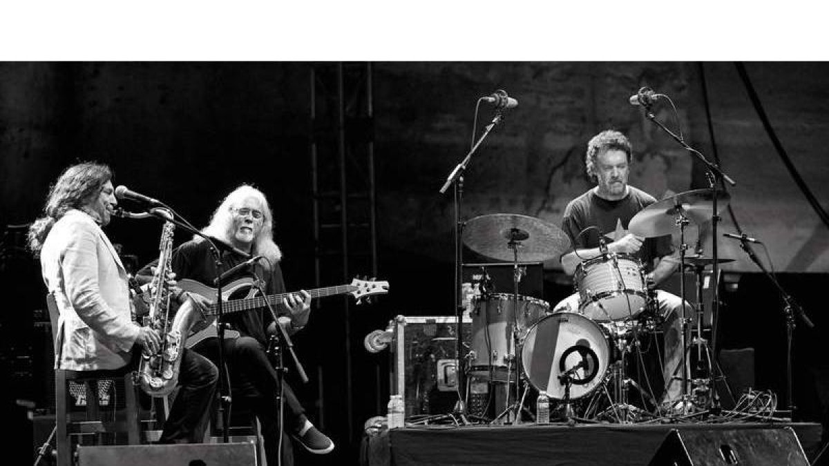 Carles Benavent, Tino Di
Geraldo y Jorge Pardo.
