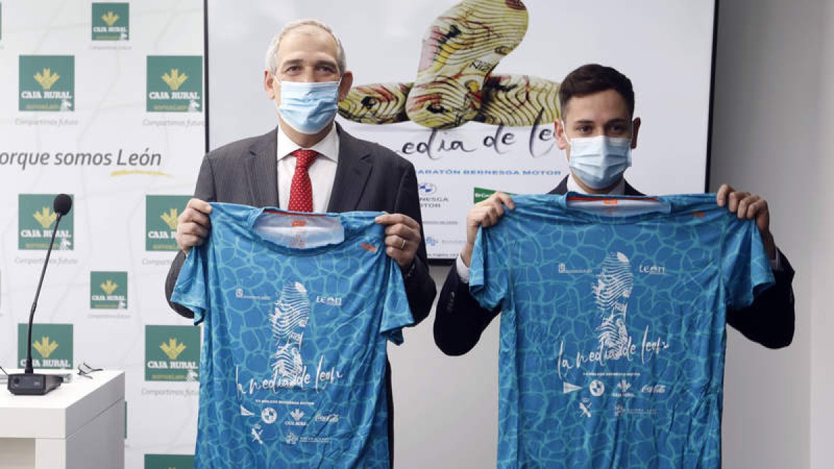 El Ayuntamiento de León y Caja Rural vuelven a impulsar la Media Maratón de León. MARCIANO PÉREZ