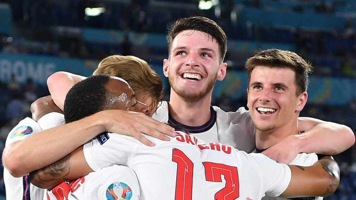 Los jugadores de Inglaterra celebran el pase a semis. ETTORE FERRARI