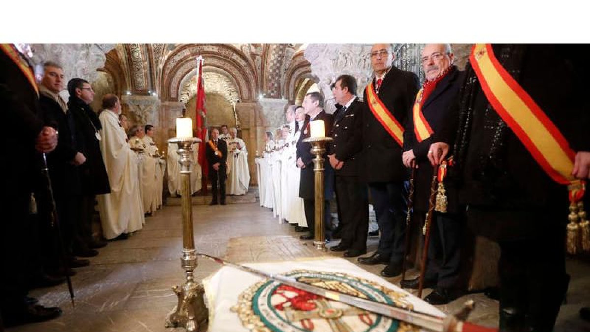 El responso central se celebró en el Panteón de los Reyes con presencia de las autoridades.