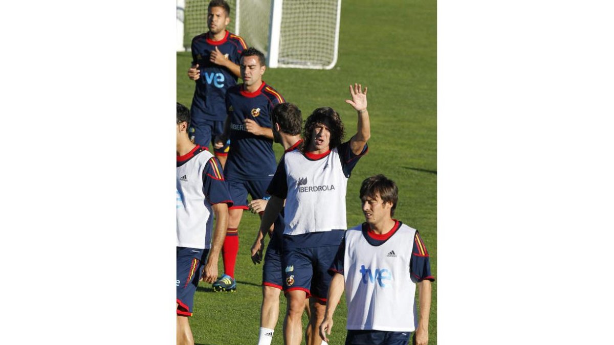 Ante la baja de Albiol, Puyol formará pareja con Javi Martínez.