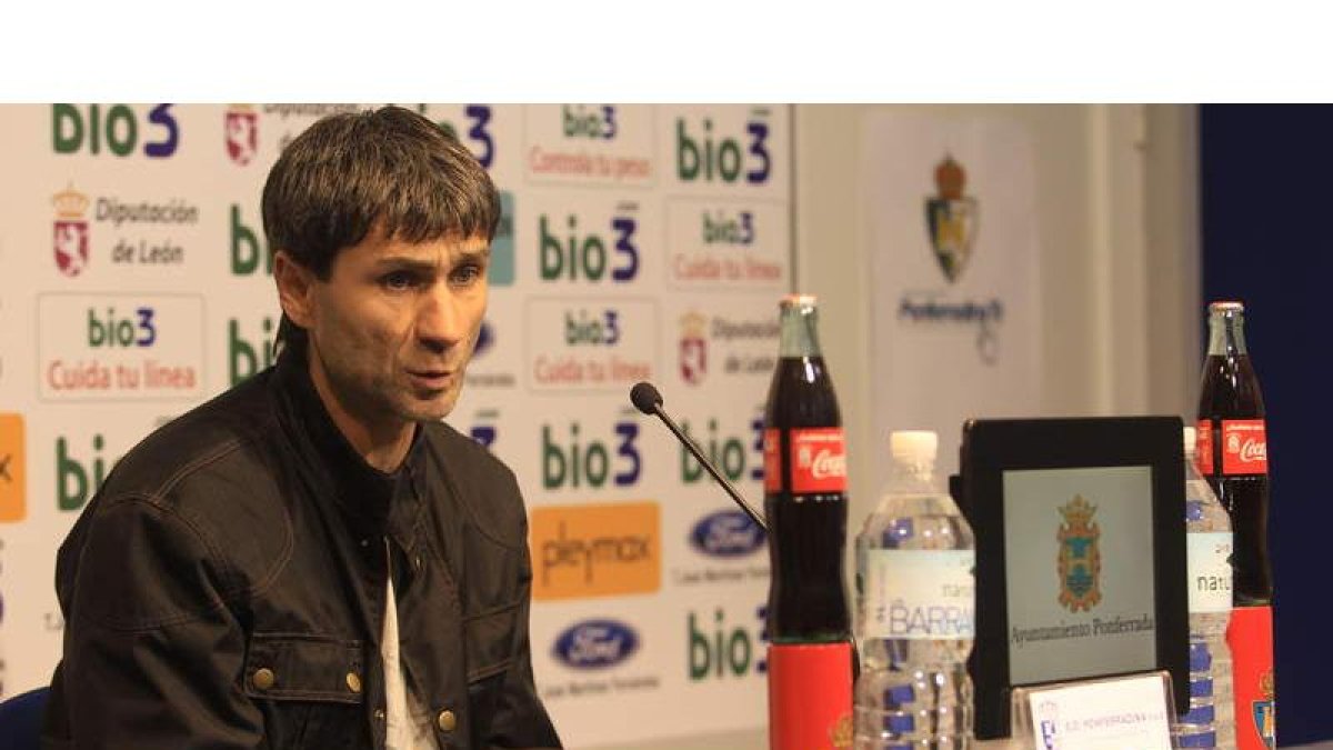 Nistal explicó ayer los planes para fichar en enero.