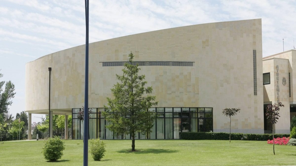 Exterior del Ayuntamiento de San Andrés del Rabanedo. PABLO